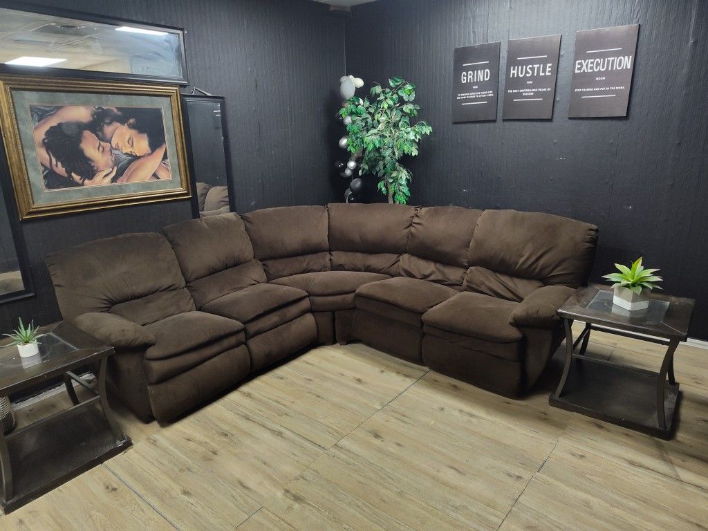 BIG DEAL!!! 4 PIECE RAYMOUR RECLINER SECTIONAL ONLY $599 DELIVERY AVAILABLE