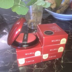 Foundation MAKE UP $10