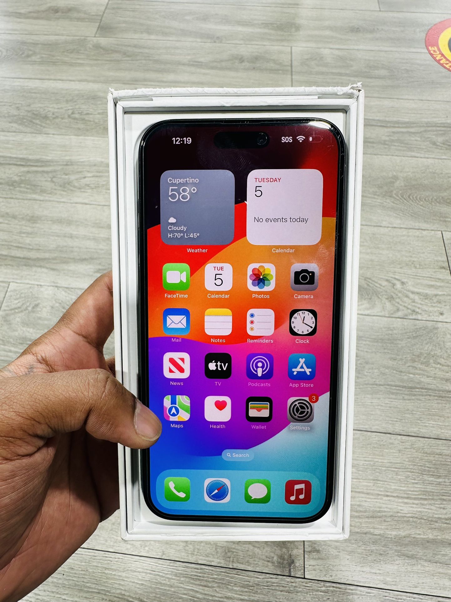 UNLOCKED iPhone 15 Plus $750 or Only $60 Down!