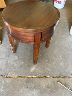 Wooden circle table