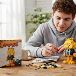 Nickelodeon Garfield Micro 3D 1,030pcs Small Particle Building Blocks No. 18336. Complete with instructions. This is a Balody Garfield Office Manager 