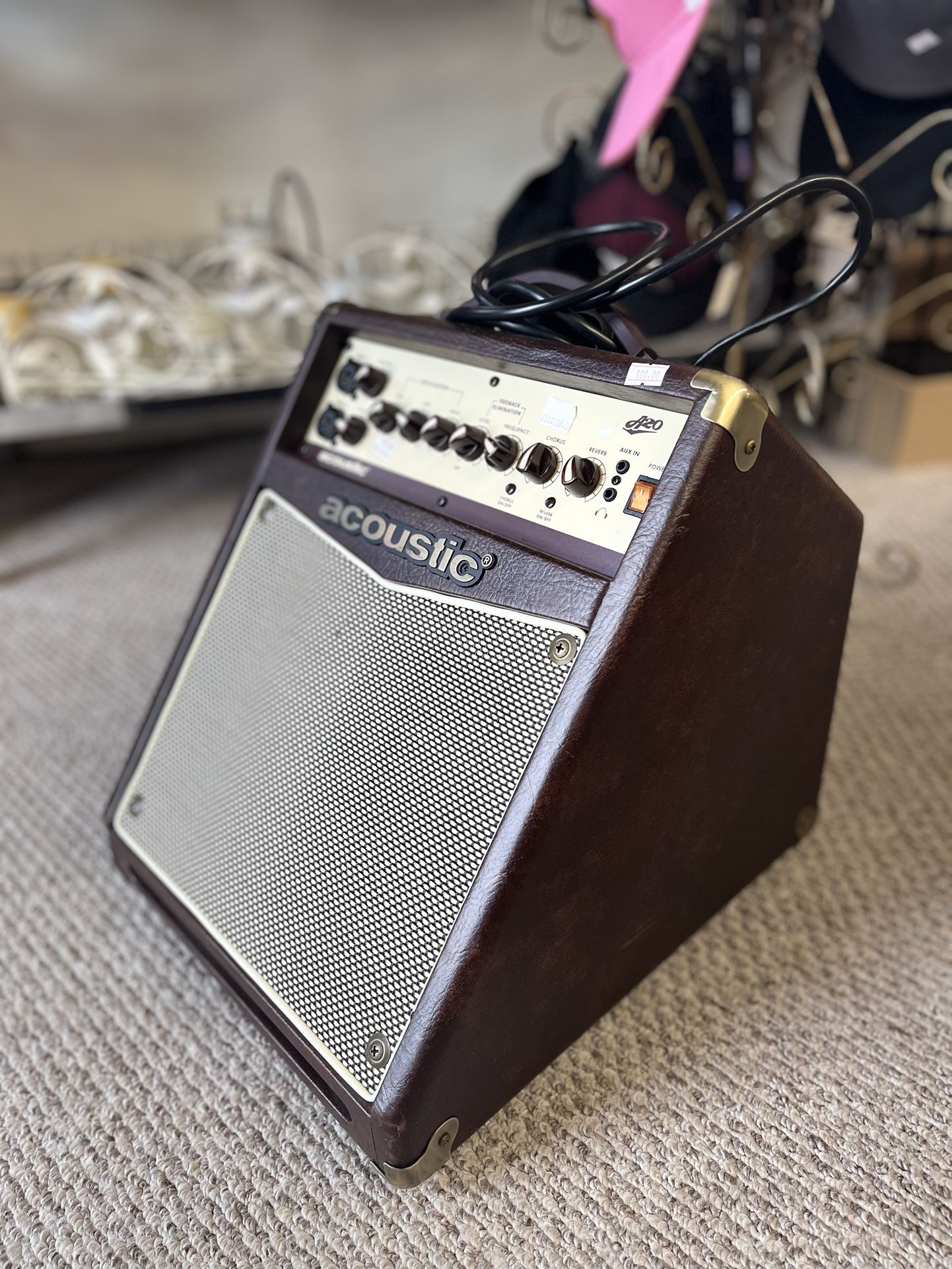 Acoustic brand acoustic amplifier.