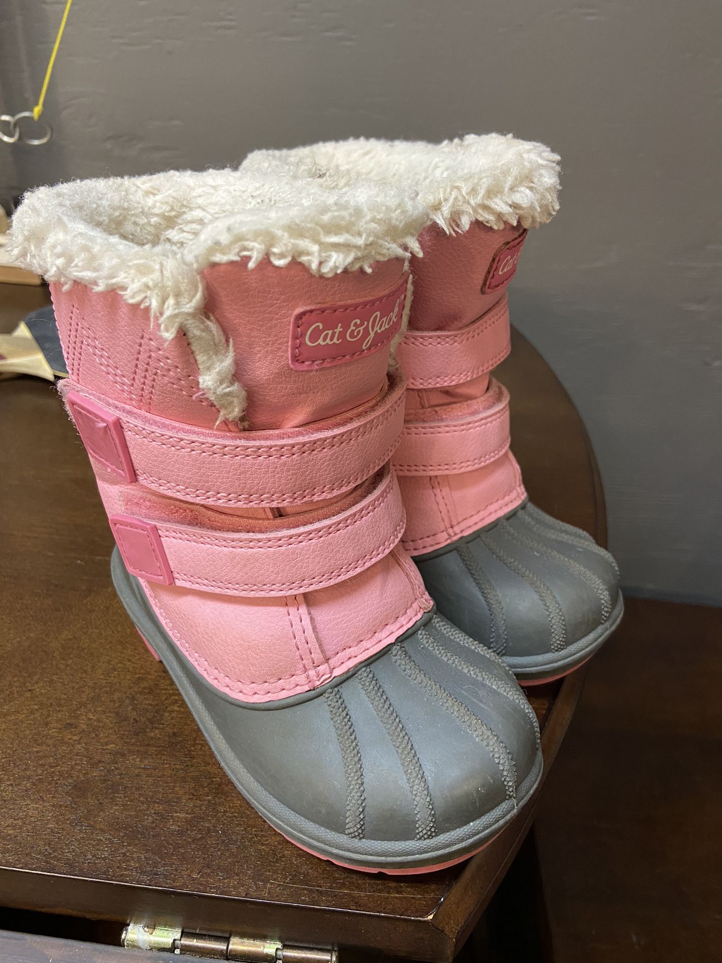 Size 9 (small Kids) Snow Boots