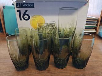 8 of the Anchor Hocking Central Park tall 17 oz glasses in Ivy Green.