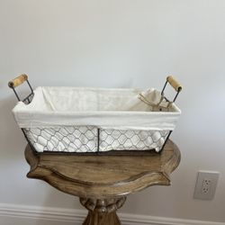 NWT Metal Wire Storage Basket with Removable Burlap Liner
