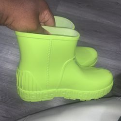 Women’s Uggs Size 9 (lime Green)
