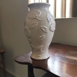 Lenox Ivory Porcelain Vase 