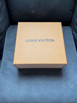 Louis Vuitton LV Initiales 40mm Reversible Belt for Sale in Irvine, CA -  OfferUp