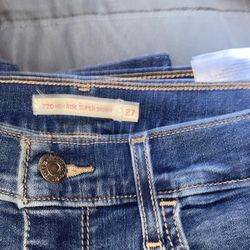 Levi’s Original Size 4 O 27 Poco Uso Súper Skinny 20 Dólares