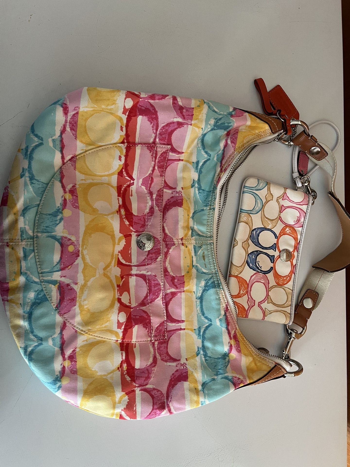 Coach Purse, Wristlet & Wallet-READ AD