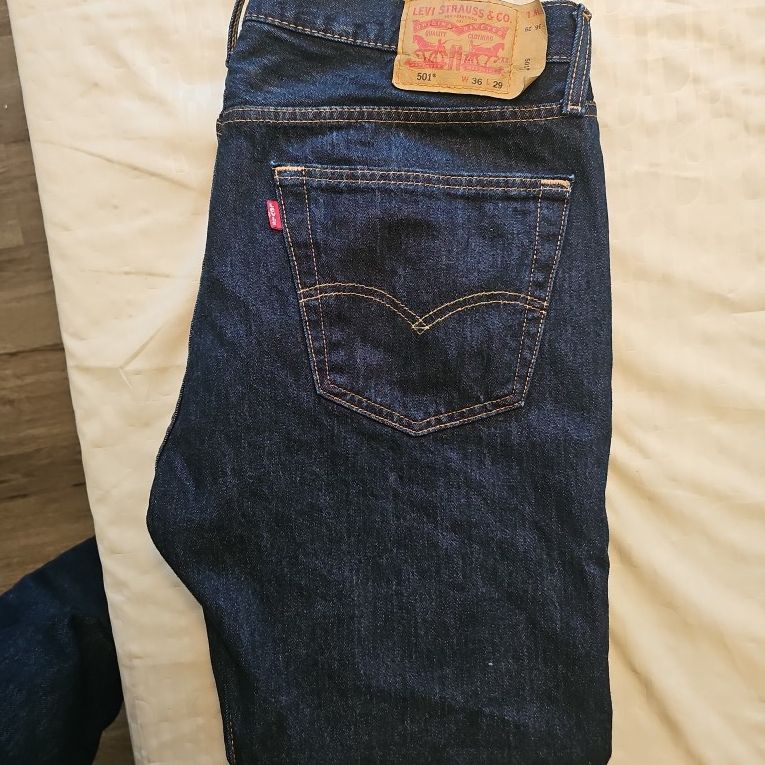 Classic Levi 501 Straight Leg Jeans