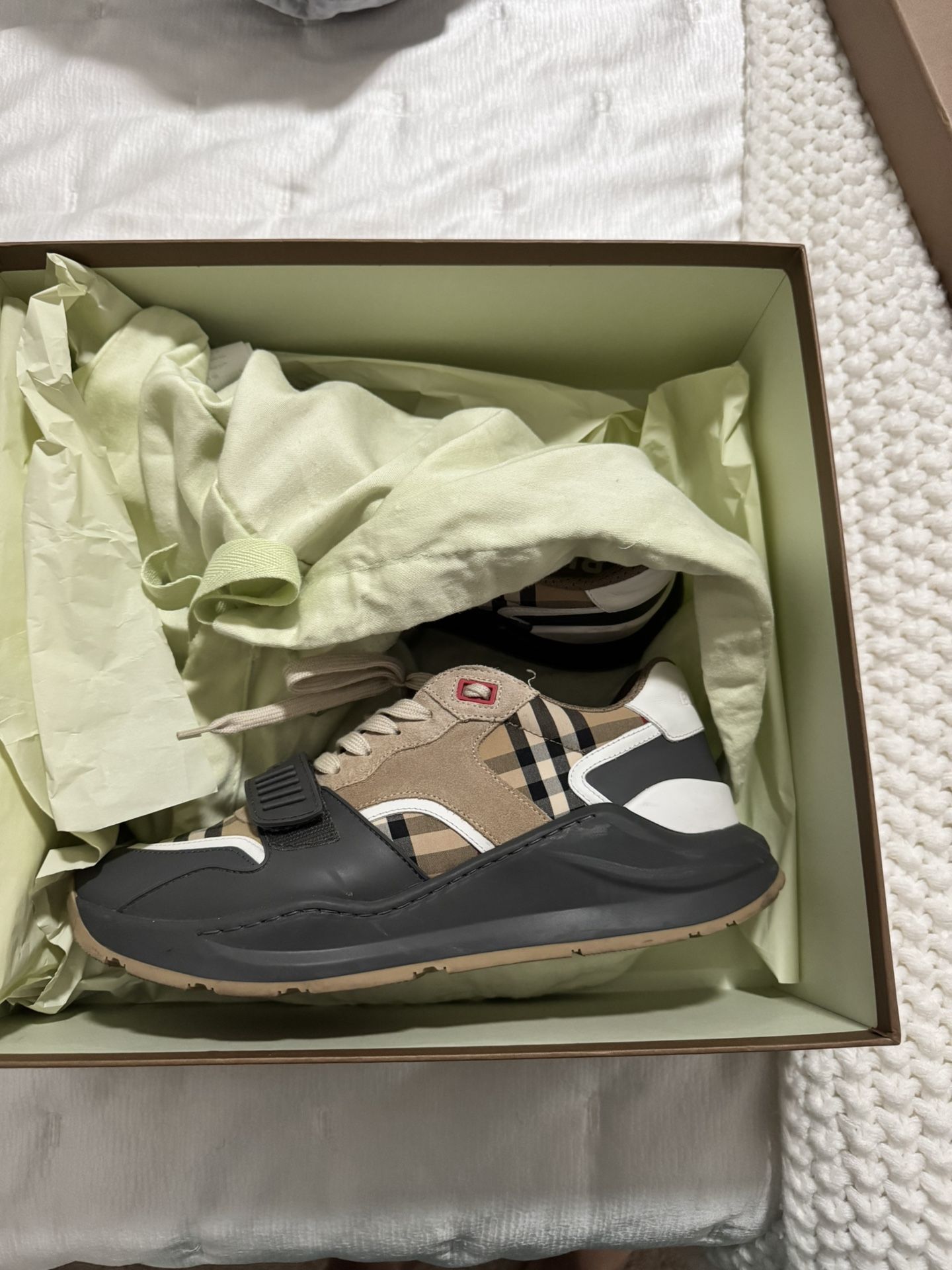 Burberry Sneakers 