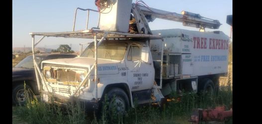 82 Chevy c70 dump truck with boom lift