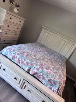 Queen bed room set