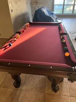 Olhausen pool table - great condition