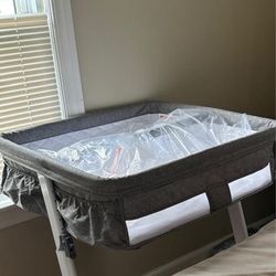 Twins bassinet in a perfect condition