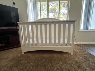 Delta Children Perry 6-in-1 Convertible Crib