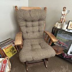 Upholstered Glider Chair 
