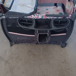 Changing Station & Play Pen