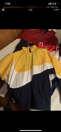 Nike men’s windbreaker jacket