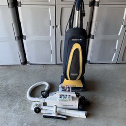 Upright Oreck Gold Xl Vacuum And Oreck Xl  Hand Held Vacuum With Accessories And 4 Bags