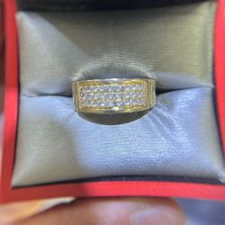 14KT GOLD DIAMOND RING