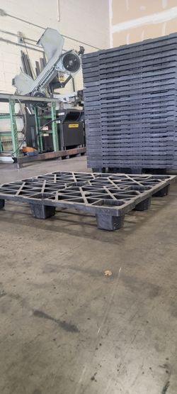 Plastic pallets