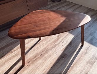 Mid Century Modern Walnut Coffee Table – Solid Wood Look