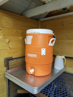 Jobsite beverage cooler 5 gallon