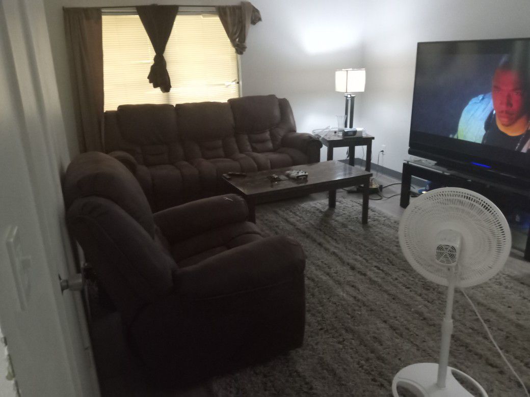 Living Room Set Two End Table Two Lamps Coffee Table Big Rug 73 Inch TV Glass TV Stand All The Same All The Same Price