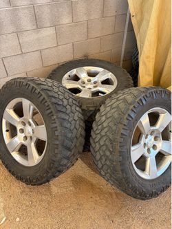 Chevy 6lug 35-12.5-R20