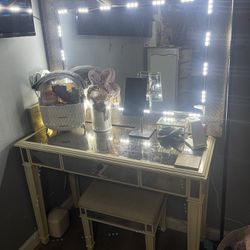 Mirror Vanity W/led Mirror & Matching Barstool 