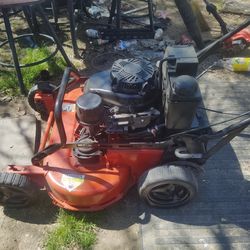 Se vende xmark 30 comercial jalando al cien lista pal travajo no tiene bolsa prende rapido nada le duele motor Kawasaki