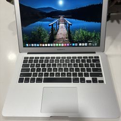 i5..i5…MACBOOK AIR 13 Inches SLIM ..( MONTERREY SOFTWARE ) 256.0  SSD. ( Capacity )  8.0 GB RAM . READY FOR CLASSES  Looks Like Brand New  