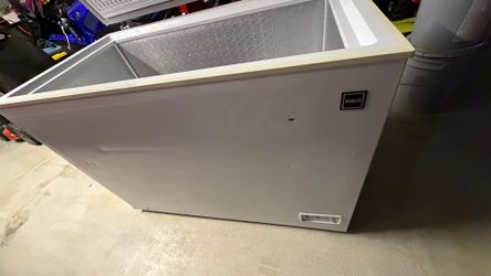 RCA 10 cu ft chest freezer