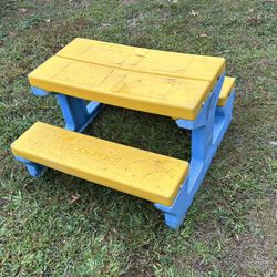 Children’s PICNIC TABLE, plastic.  About 3’ Wide