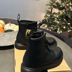 Dr. Martens Youth
