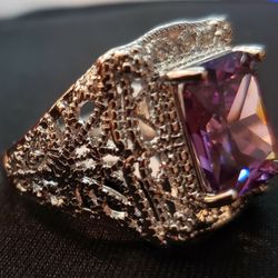 Unisex Fashion Ring With Large Cutouts & Purple Gem