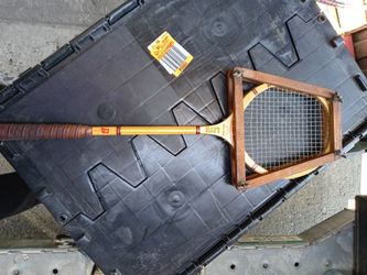 TENNIS RACK WITH CASE