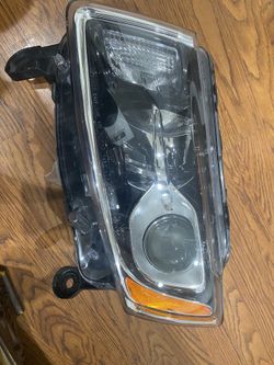 2020 Jeep Grand Cherokee Driver Side Headlight