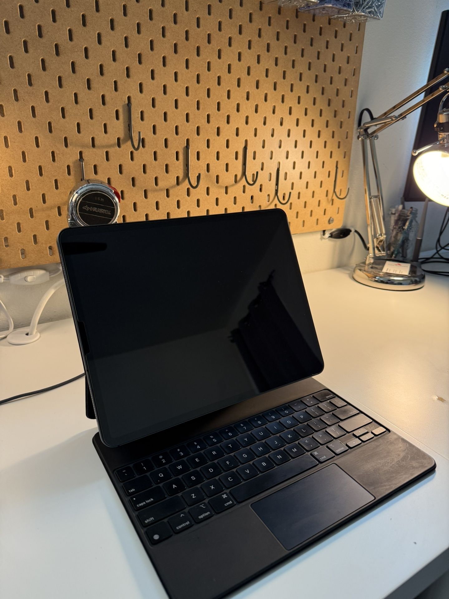 iPad Pro 12.9-inch (4th Generation) 256 GB with Magic Keyboard