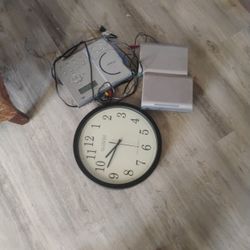 Clock And Cassette Player And Speaker 