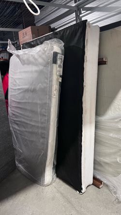 Free bed frame, Mattress and Box Spring Set