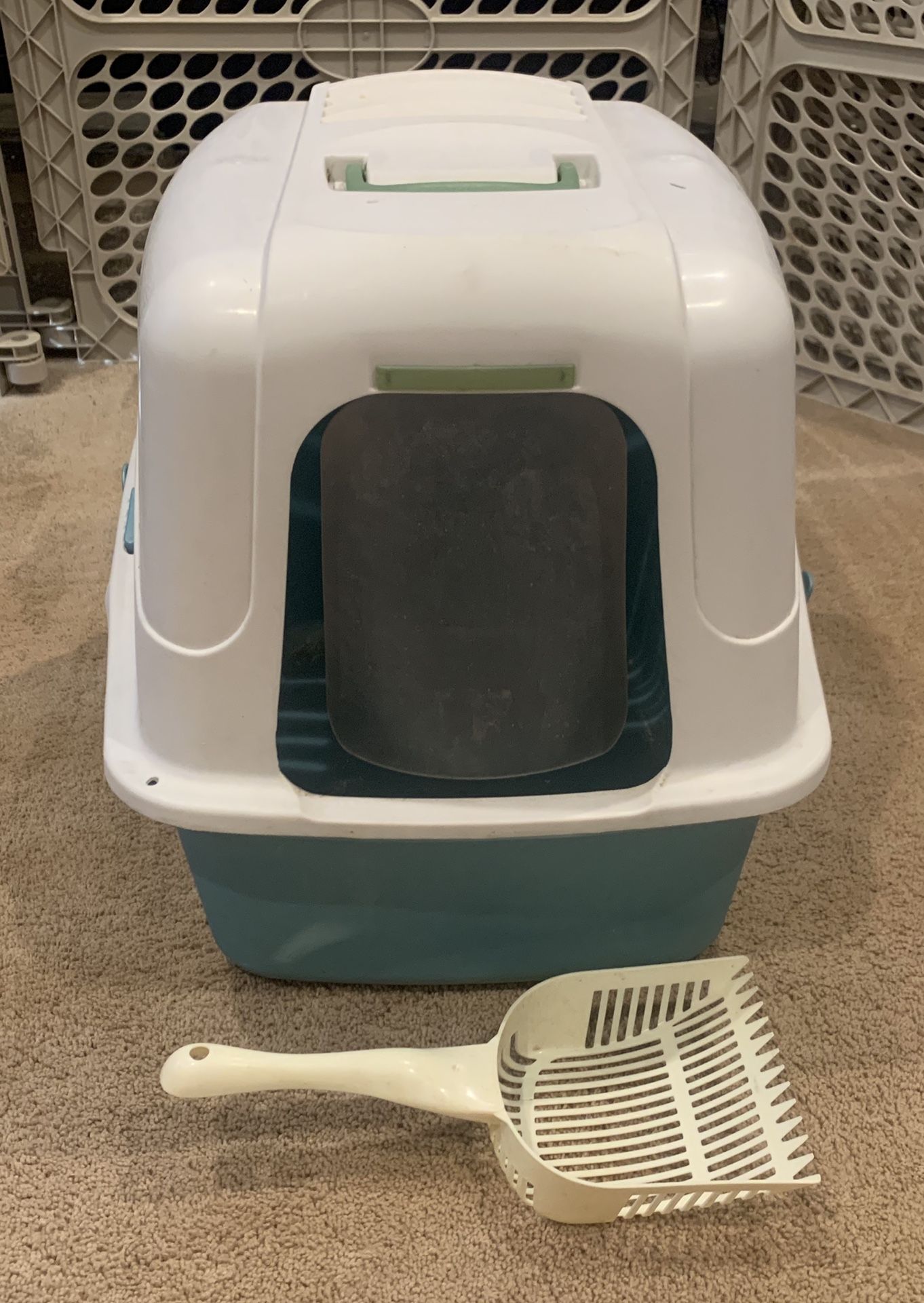 Hooded Litter Box & Scoop