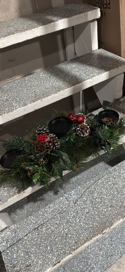 Christmas setting table