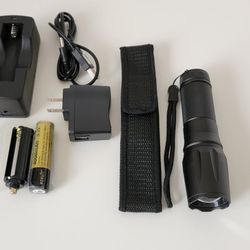 Boruit Rechargeable XML-T6 LED Flashlight Tactical Police Super Bright Torch Zoomable