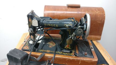 Vintage singer Sewing Machine