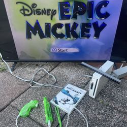 Nintendo Wii With Mickey Mouse Game (works And Play) 