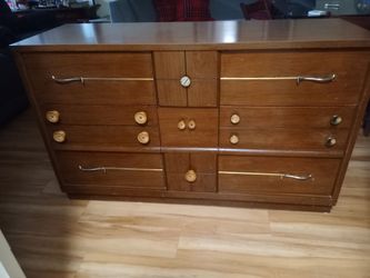 6 DRAWERS DRESSERS VINTAGE