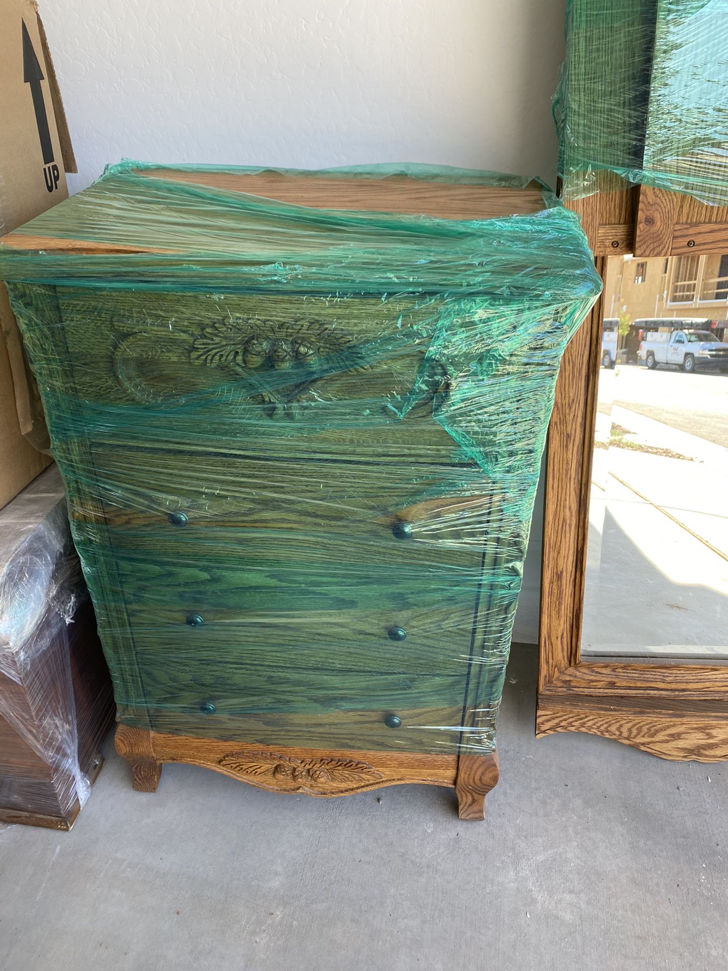 OAKWOOD INTERIORS VERSAILLES COLLECTION Bed room set for Sale in